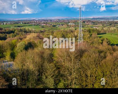 Immagine aerea della torre di comunicazione BT a Heaton Park, Greater Manchester Foto Stock