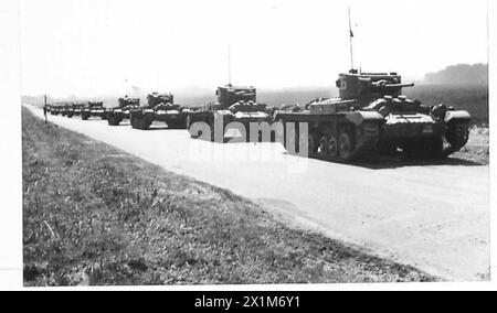 GLI ULTIMI CARRI ARMATI IN AZIONE IN GRAN BRETAGNA - carri armati in movimento lungo la strada, British Army Foto Stock