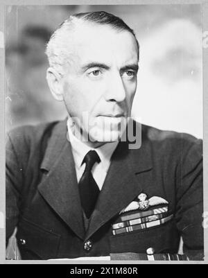 CAPO AEREO ALLEATO - S.E. ASIA - Ritratto studio (pubblicato nel 1944) del MARESCIALLO CAPO AEREO SIR RICHARD PIERSE, KCB.,DSO.,AFC., - al comando di tutte le forze aeree alleate nel Sud-est asiatico, Royal Air Force Foto Stock