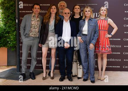 Roma, Italia. 17 aprile 2024. Il cast assiste alla chiamata del film "confidenza" all'Hotel De la Ville. (Foto di Mario Cartelli/SOPA Images/Sipa USA) credito: SIPA USA/Alamy Live News Foto Stock