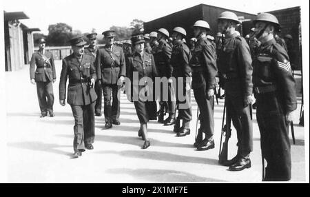 PRINCESS ROYAL VISITA IL WEST YORKSHIRE REGIMENT - ispezionando una Guardia d'Onore, British Army Foto Stock