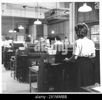 SISTEMA DI INDICI DELLE CARTE CENTRALI DEL WAR OFFICE [A.G.STATS.] - Vista cenerale della sala macchine, British Army Foto Stock