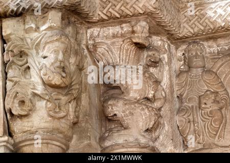 Medievale Bestiario - capitale (12 ° secolo) - Cattedrale di San Pietro - Ginevra Foto Stock