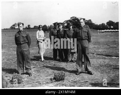 PRINCESS ROYAL VISITA IL WEST YORKSHIRE REGIMENT - osservando gli uomini istruiti sul cablaggio, British Army Foto Stock