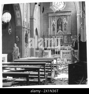 ITALIA: OTTAVO ESERCITO: INCONTRO MONASTREY CATTURATO - la chiesa danneggiata nel monastero di incontro, esercito britannico Foto Stock