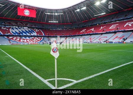 Monaco, Germania. 17 aprile 2024. Monaco, Germania, 17 aprile 2024: Vista generale all'interno dell'Allianz Arena prima della partita di calcio dei quarti di finale di UEFA Champions League tra il Bayern Monaco e l'Arsenal FC all'Allianz Arena di Monaco, Germania. (Daniela Porcelli/SPP) credito: SPP Sport Press Photo. /Alamy Live News Foto Stock