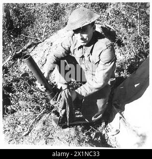 QUINTO ESERCITO : ANZIO BRIDGEHEADSOLDIER EX-MINER'S OPINION OF MINER' SCIOPERO DEI MINATORI - L/CPL. T. Warkins di 2 Station Terrace, Merthyr vale, S.Wales era un minatore per la Nixon's Navigation Colliery, Merthyr vale. Un NCO con un buon record di combattimenti in questa guerra, ha visto azioni in Tunisia, e ha partecipato agli sbarchi d'assalto a Pantellaria, S.Italia e Anzio, ed è del parere che il minatore meriti di più stipendio, ma non e' il momento di farlo. COME soldato non posso colpire, che mi piaccia o no il mio tasso di paga!", British Army Foto Stock