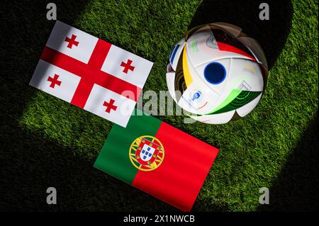 AMBURGO, GERMANIA, 17 APRILE 2024: Georgia vs Portogallo, partita di calcio del gruppo F Euro 2024 all'Arena AufSchalke, Gelsenkirchen, 26 giugno 2024, Bal ufficiale Foto Stock