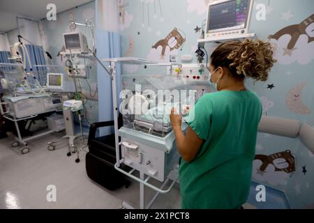 Irece, bahia, brasile - 17 marzo 2024: Unità di terapia intensiva infantile di un ospedale pubblico nella città di Irece. Foto Stock