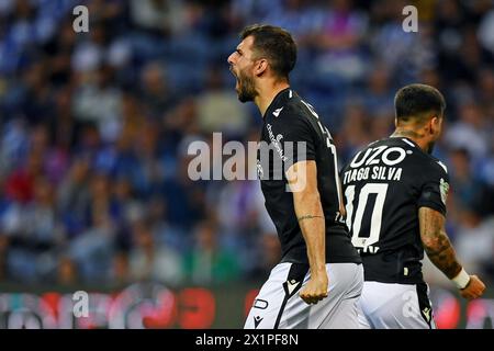 17 aprile 2024: Dragon Stadium, Porto, Porugal: TACA del Portogallo semifinale, FC Porto contro Victoria: Afonso Freitas di Vitoria celebra il suo gol Foto Stock