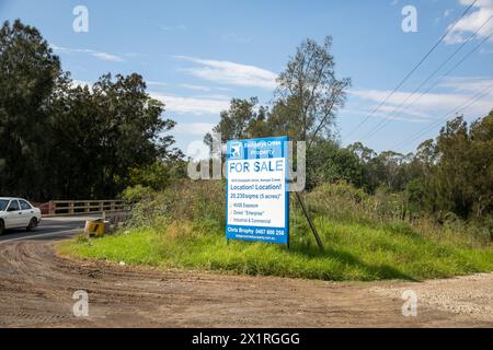 Greater Western Sydney, agente immobiliare Badgerys Creek che pubblicizza 5 acri di terreno in vendita tra Badgerys Creek e Luddenham, vicino all'aeroporto Foto Stock