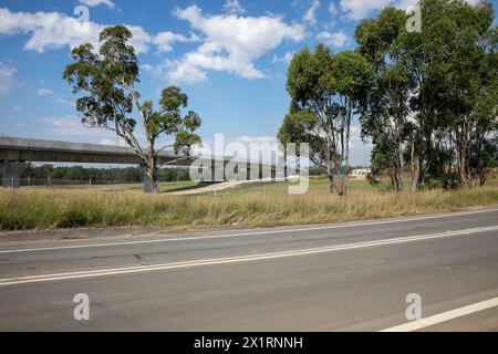 Progetto della metropolitana ovest di Sydney per il secondo aeroporto di Sydney, costruzione di viadotti a Luddenham, Western Sydney, NSW, Australia Foto Stock