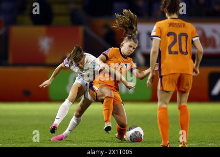 BREDA - (L-R) Emilie Haavi delle donne norvegesi, Victoria Pelova delle donne olandesi durante la partita di qualificazione al Campionato europeo femminile nel gruppo A1 tra Paesi Bassi e Norvegia allo stadio Rat Verlegh il 9 aprile 2024 a Breda, Paesi Bassi. ANP | Hollandse Hoogte | MAURICE VAN STEEN Foto Stock