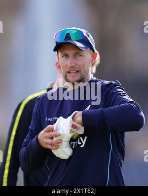 Bristol, Regno Unito, 12 aprile 2024. Joe Root dello Yorkshire durante la partita del Vitality County Championship al Seat Unique Stadium di Bristol. Foto Stock