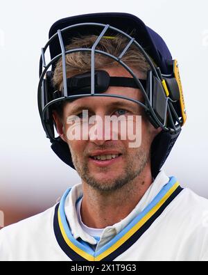 Bristol, Regno Unito, 14 aprile 2024. Joe Root dello Yorkshire durante la partita del Vitality County Championship al Seat Unique Stadium di Bristol. Foto Stock