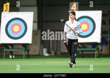 Ajinomoto National Training Center Archery Field, Tokyo, Giappone. 18 aprile 2024. Waka Sonoda (JPN), 18 APRILE 2024 - Tiro con l'arco: Japan National Team Training per i Giochi Olimpici di Parigi 2024 presso Ajinomoto National Training Center Archery Field, Tokyo, Giappone. Crediti: Naoki Morita/AFLO SPORT/Alamy Live News Foto Stock