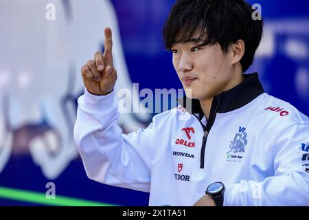 TSUNODA Yuki (jap), Visa Cash App RB F1 Team VCARB 01, ritratto durante il Gran Premio Cinese di Formula 1 Lenovo 2024, 5° round del Campionato Mondiale di Formula 1 2024 dal 19 al 21 aprile 2024 sul circuito Internazionale di Shanghai, a Shanghai, Cina Foto Stock