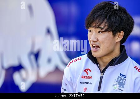 TSUNODA Yuki (jap), Visa Cash App RB F1 Team VCARB 01, ritratto durante il Gran Premio Cinese di Formula 1 Lenovo 2024, 5° round del Campionato Mondiale di Formula 1 2024 dal 19 al 21 aprile 2024 sul circuito Internazionale di Shanghai, a Shanghai, Cina Foto Stock