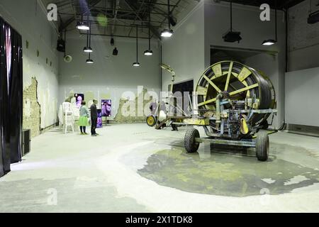 Venezia, Italia. 17 aprile 2024. La 60° Mostra Internazionale d'Arte intitolata "stranieri ovunque", curata da Adriano Pedrosa, sarà aperta al pubblico da sabato 20 aprile a domenica 24 novembre nella foto: Padiglione Greco Credit: Independent Photo Agency/Alamy Live News Foto Stock