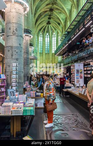 Maastricht, Paesi Bassi : interno della libreria nella vecchia chiesa domenicana a Maastricht nella provincia di Limburgo nei Paesi Bassi Foto Stock