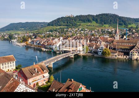 Vista aerea del villaggio medievale di Stein am Rhein sul fiume Reno nel Canton Sciaffusa nella Svizzera orientale Foto Stock