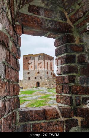 Hammershus era la più grande fortificazione medievale della Scandinavia ed è una delle più grandi fortificazioni medievali dell'Europa settentrionale. Ora rovina e.. Foto Stock