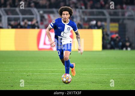 Champions League, quarti di finale, segnale Iduna Park Dortmund: Borussia Dortmund vs Atletico Madrid; Axel Witsel (ATM) Foto Stock