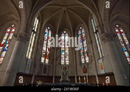 Altare con finestre di San Michele a Saint Michel en l'Herm, Vandee, Francia Foto Stock