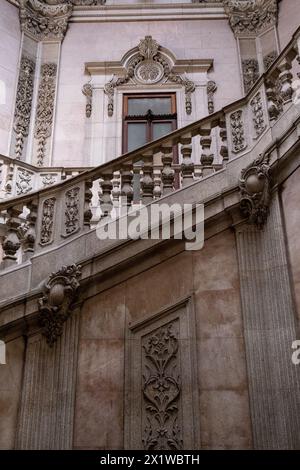 Scalinata nobile del Palacio da Bolsa, un palazzo neoclassico che ospita l'Associacao Comercial do Porto Institution, nel nord del Portogallo l'8 maggio 20 Foto Stock