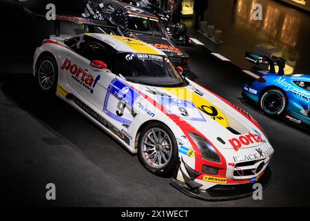 Black-Falcon-Mercedes SLS AMG GT3, Museo Mercedes-Benz, Stoccarda, Baden-Wuerttemberg, Germania Foto Stock