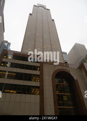 La torre degli uffici di BNP Paribas sulla 7th avenue a Manhattan. Foto Stock