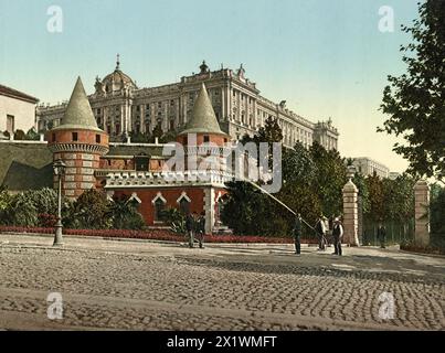 Palacio Real desde el Paseo de San vincente, Madrid, Spanien, UM 1890, Historisch, Digital restaurierte Reproduktion von einer Vorlage aus dem 19. Jah Foto Stock