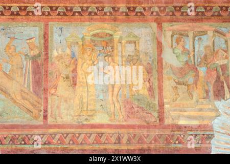 Affreschi del XIII secolo con storie dei Santi Lorenzo e Stefano. Portico. Basilica di San Lorenzo fuori le Mura. Roma. Lazio. Italia Foto Stock