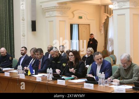 Non esclusiva: KIEV, UCRAINA - 18 APRILE 2024 - Ministro dell'energia dell'Ucraina tedesco Galushchenko, vice capo dell'ufficio del presidente di Ukrai Foto Stock