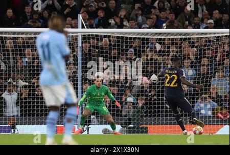 Etihad Stadium, Manchester, Regno Unito. 17 aprile 2024. Champions League Football, quarti di finale, Manchester City contro Real Madrid; credito: Action Plus Sports/Alamy Live News Foto Stock