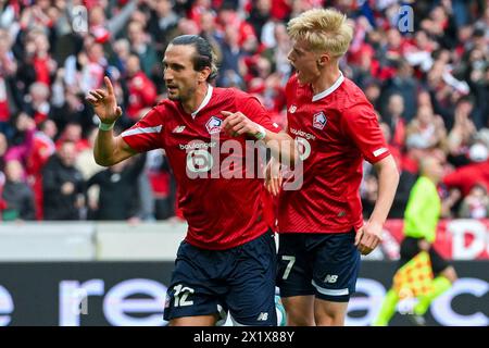 Lille, Francia. 18 aprile 2024. LILLE, FRANCIA - 18 APRILE: Yusuf Yazici di Lille OSC festeggia dopo aver segnato il primo gol della squadra con Hakon Haraldsson di Lille OSC durante i quarti di finale della seconda tappa - UEFA Europa Conference League 2023/24 partita tra Lille OSC e Aston Villa allo Stade Pierre-Mauroy il 18 aprile 2024 a Lille, Francia. (Foto di Matthieu Mirville/Agenzia BSR) credito: Agenzia BSR/Alamy Live News Foto Stock