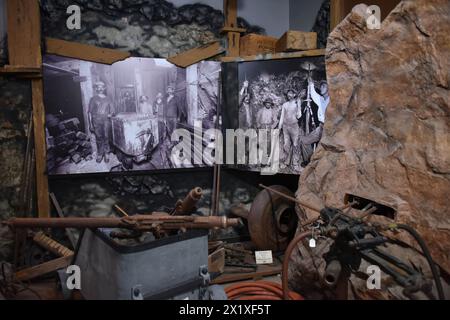 Miami, Arizona, U.S.A. 6/4/2024. Il Bullion Plaza Cultural Center & Museum è un'opera dedicata. Originariamente era una scuola di grammatica pubblica Foto Stock