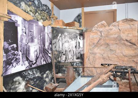 Miami, Arizona, U.S.A. 6/4/2024. Il Bullion Plaza Cultural Center & Museum è un'opera dedicata. Originariamente era una scuola di grammatica pubblica Foto Stock