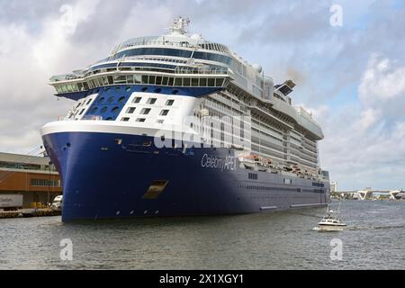 Fort Lauderdale, Florida, USA - 3 dicembre 2023: Nave da crociera Celebrity Apex nel porto di Fort Lauderdale. È gestito dalla Celebrity Cruises. Foto Stock