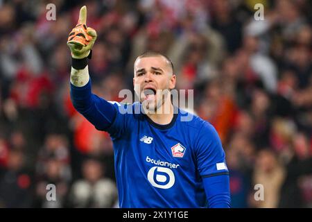 Lille, Francia. 18 aprile 2024. LILLE, FRANCIA - 18 APRILE: Lucas Chevalier di Lille OSC reagisce durante i quarti di finale della seconda tappa - UEFA Europa Conference League 2023/24 partita tra Lille OSC e Aston Villa allo Stade Pierre-Mauroy il 18 aprile 2024 a Lille, Francia. (Foto di Matthieu Mirville/Agenzia BSR) credito: Agenzia BSR/Alamy Live News Foto Stock
