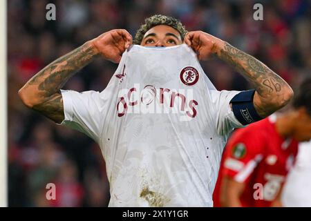 Lille, Francia. 18 aprile 2024. LILLE, FRANCIA - 18 APRILE: Douglas Luiz dell'Aston Villa sembra sgretolato durante i quarti di finale della seconda tappa - UEFA Europa Conference League 2023/24 partita tra Lille OSC e Aston Villa allo Stade Pierre-Mauroy il 18 aprile 2024 a Lille, Francia. (Foto di Matthieu Mirville/Agenzia BSR) credito: Agenzia BSR/Alamy Live News Foto Stock