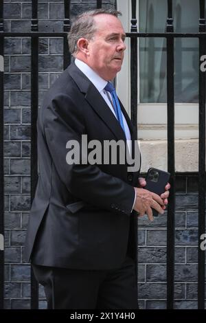 Londra, Regno Unito. 18 aprile 2024. Liam Fox, deputato, ex Segretario di Stato per la difesa e deputato per North Somerset, uscite 10 Downing Street a Westminster, Londra, Regno Unito. Crediti: Imageplotter/Alamy Live News Foto Stock