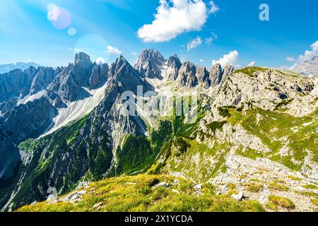 Descrizione: Vista spettacolare sul gruppo dei Cadini di Misurina al mattino. Tre Cime, Dolomiti, alto Adige, Italia, Europa. Foto Stock