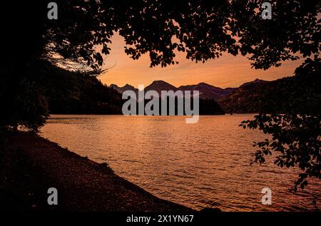 Wolfgangsee all'alba, visto da Fürbergweg, St Gilgen, Stato di Salisburgo, Alpi, Austria Foto Stock
