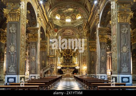 Interno della Basilica di San Biagio a Finalborgo, finale Ligure, Riviera di Ponente, Liguria, Italia, Europa Foto Stock