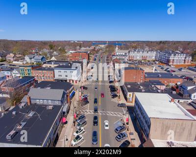 Vista aerea del centro storico di Wakefield su Main Street a Wakefield, Massachusetts, Massachusetts, Stati Uniti. Foto Stock