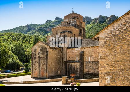 Chiesa in montagna, Iglesia de Santa María de Santa Cruz de la Serós, Santa Cruz de la Serós, via di San James, Jaca, Huesca, Aragona, Northern SP Foto Stock