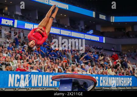 Fort Worth, Texas, Stati Uniti. 18 aprile 2024. La ginnasta dell'Università dello Utah JAEDYN RUCKER esegue un Vault durante la NCAA Women's National Collegiate Gymnastics del 2024 alla Dickies Arena di Fort Worth, Texas. (Immagine di credito: © Brian McLean/ZUMA Press Wire) SOLO PER USO EDITORIALE! Non per USO commerciale! Foto Stock