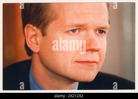 WILLIAM HAGUE, RITRATTO, 1997: Welsh Minster – in seguito leader conservatore ombra – William Hague durante la campagna elettorale generale del 1997 a Cardiff Bay, Galles, Regno Unito il 10 aprile 1997. È stato eletto leader Tory nel giugno 1997 a 36 anni dopo la sconfitta elettorale. Foto: Rob Watkins. INFO: William Hague, un politico britannico ed ex leader del Partito Conservatore, è salito alla ribalta negli anni '1990 Perse le elezioni generali del 2001 contro Tony Blair, ma servì come membro del Parlamento e ricoprì varie posizioni di gabinetto, dimostrando eloquenza e leadership durante il suo mandato al governo. Foto Stock