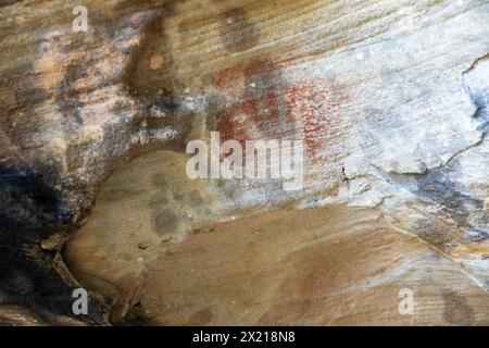 Sito della grotta Red Hands, opere d'arte aborigene risalenti a circa 30000 anni fa, West Head, parco nazionale Ku-Ring-GAI Chase, Sydney, NSW, Australia Foto Stock